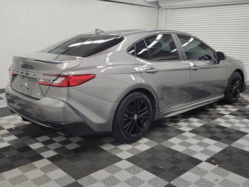 Metal 2025 Toyota Camry SE