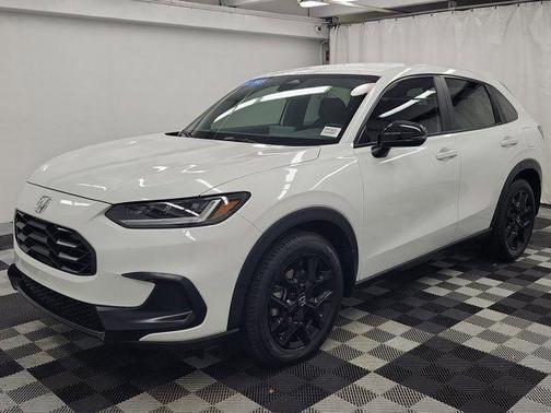White 2023 Honda HR-V Sport