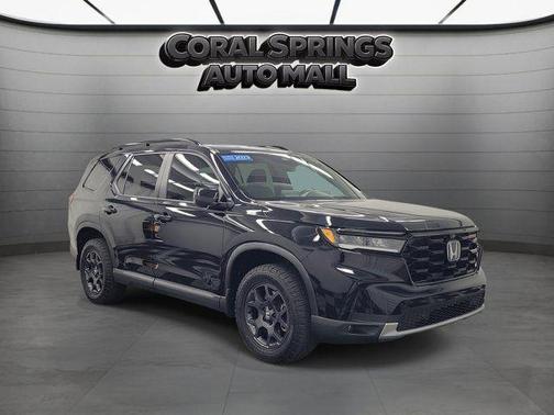 Crystal Black Pearl 2023 Honda Pilot TrailSport