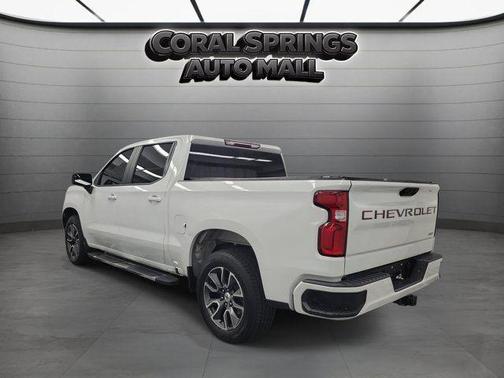 Summit White 2022 Chevrolet Silverado 1500 RST