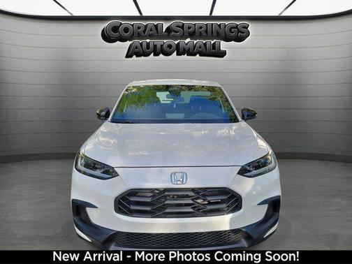 White 2025 Honda HR-V Sport