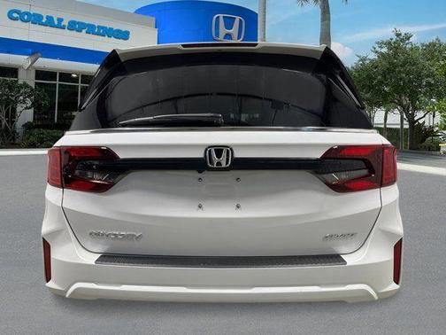 Platinum White Pearl 2026 Honda Odyssey Sport-L