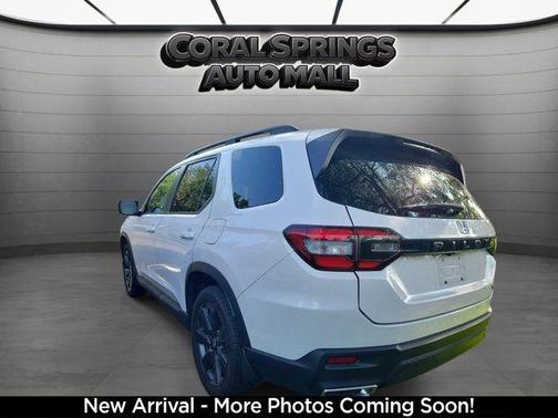 White 2025 Honda Pilot Sport