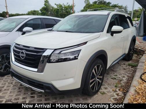 2023 Nissan Pathfinder Platinum
