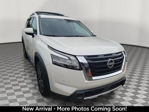 2023 Nissan Pathfinder Platinum