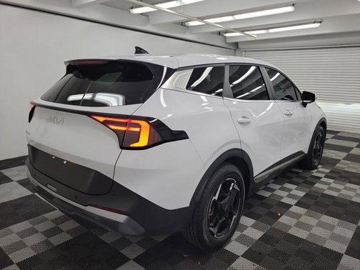 Glacial White Pearl 2026 Kia Sportage EX