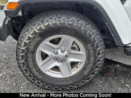 2023 Jeep Gladiator Sport