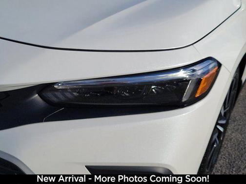 White 2024 Honda Civic EX-L