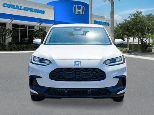 Platinum White Pearl 2026 Honda HR-V LX