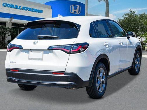 Platinum White Pearl 2026 Honda HR-V LX