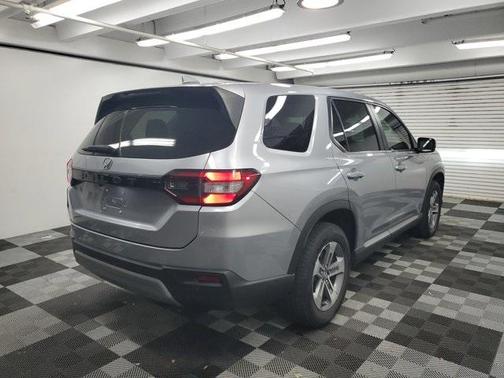 2023 Honda Pilot EX-L 8-Passenger