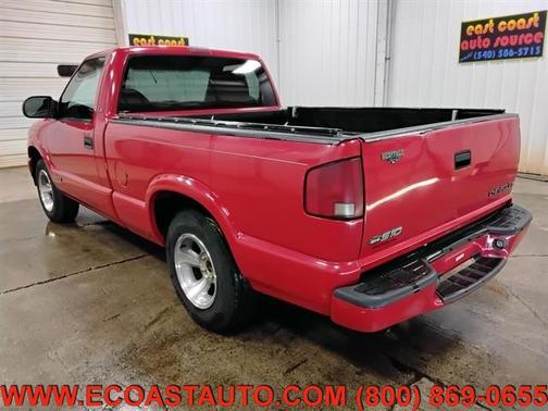 2002 Chevrolet S-10 Base