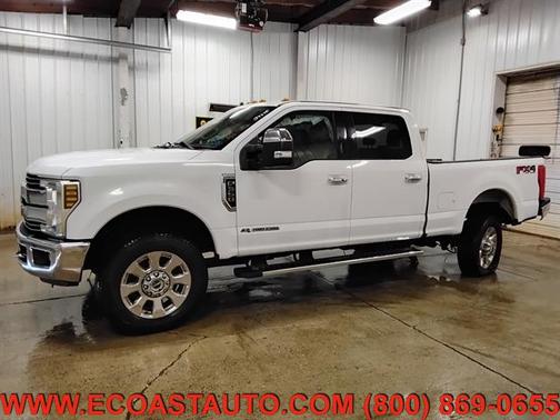 Oxford White 2019 Ford F-350 Lariat