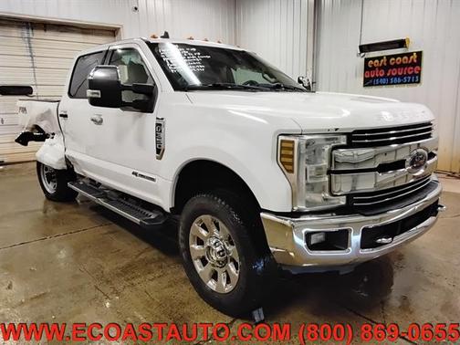 Oxford White 2019 Ford F-350 Lariat