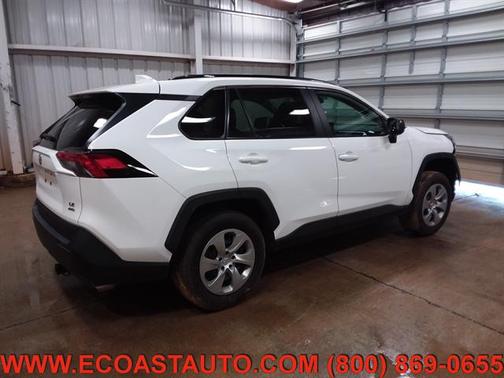 2020 Toyota RAV4 LE