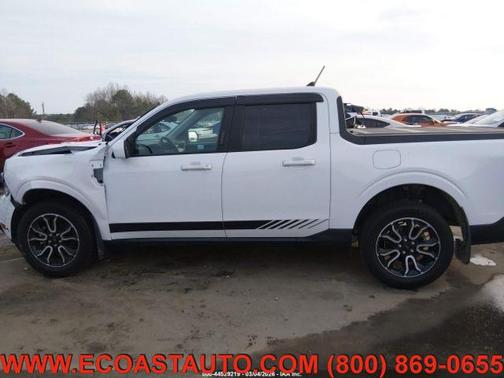 Oxford White 2023 Ford Maverick Lariat