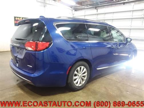 2018 Chrysler Pacifica Touring-L