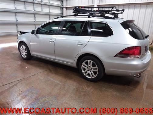 Photo 3 of 20 of 2013 Volkswagen Jetta SportWagen TDI