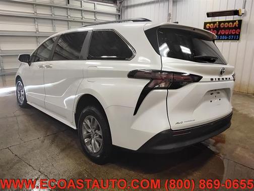 Wind Chill Pearl 2023 Toyota Sienna XLE
