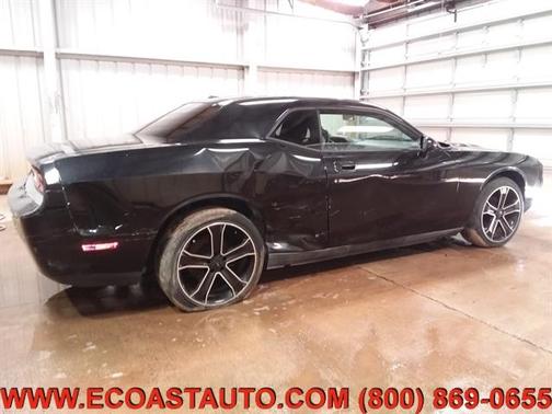 Photo 4 of 14 of 2010 Dodge Challenger SE
