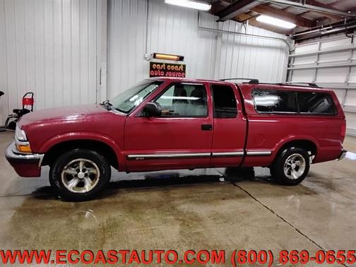 2003 Chevrolet S-10 Base
