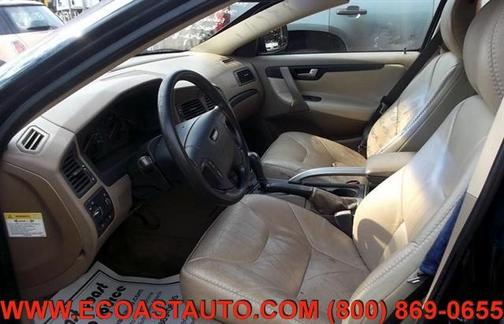 Photo 5 of 7 of 2001 Volvo V70 XC