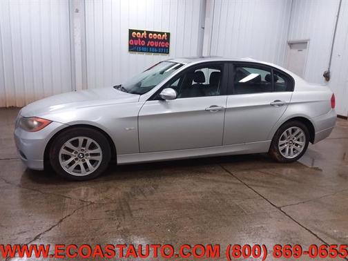 2006 BMW 325 325i Sedan