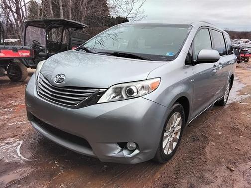 2016 Toyota Sienna XLE