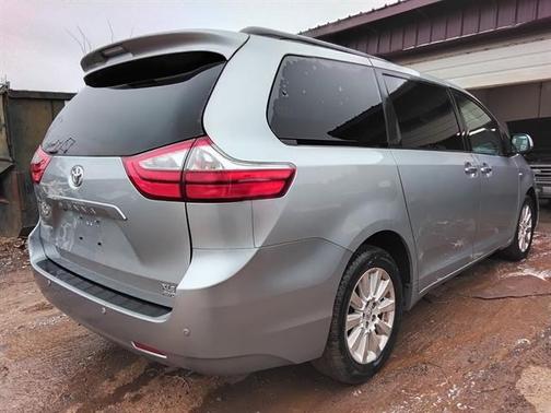 2016 Toyota Sienna XLE