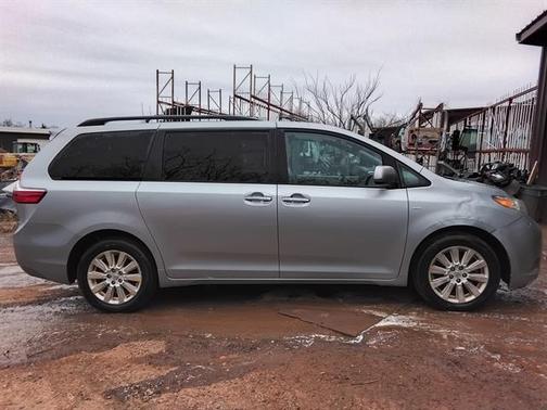 2016 Toyota Sienna XLE