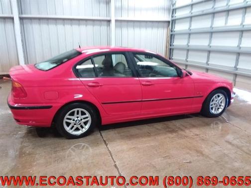 2000 BMW 323 323i Sedan