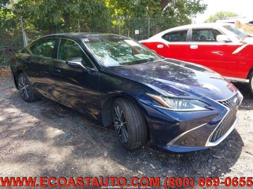 2025 Lexus ES 300h Base
