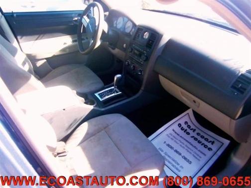 Photo 5 of 7 of 2007 Chrysler 300 Base