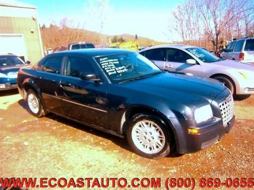 Photo 2 of 7 of 2007 Chrysler 300 Base