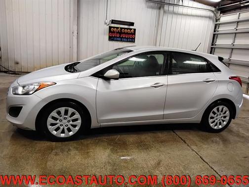 Shimmering Silver 2016 Hyundai Elantra GT Base