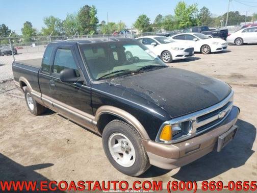BLACK AND GOLD 1996 Chevrolet S-10 Base
