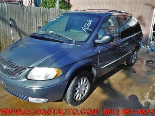 Photo 2 of 12 of 2002 Chrysler Town & Country Limited