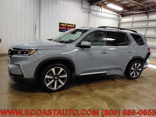 2025 Honda Pilot Touring 8-Passenger