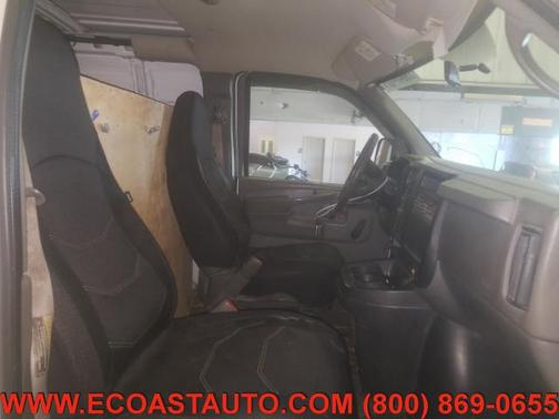 2005 Chevrolet Express 2500 Base
