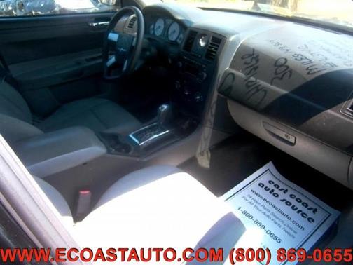 Photo 5 of 7 of 2005 Chrysler 300 Base