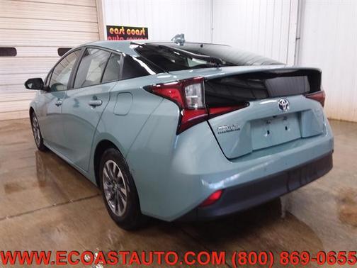 2022 Toyota Prius LE