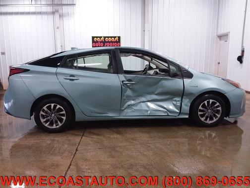 2022 Toyota Prius LE