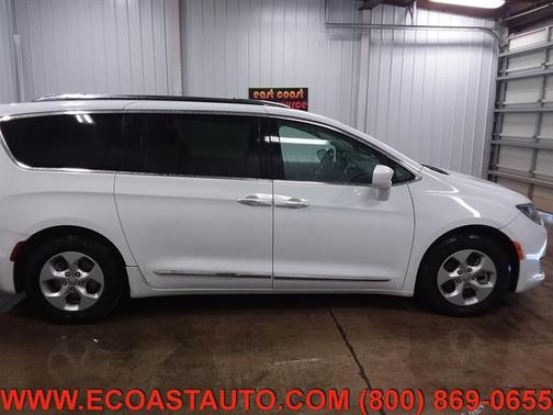 2018 Chrysler Pacifica Hybrid Touring L