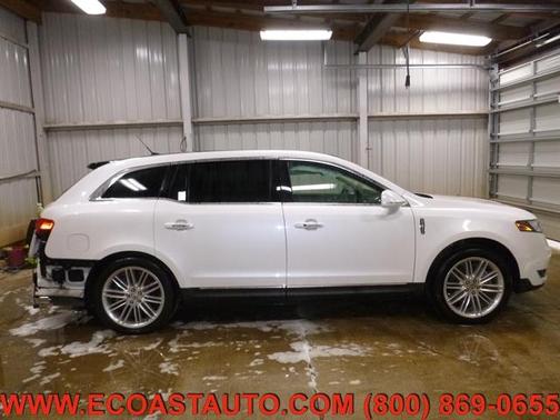 Photo 4 of 21 of 2014 Lincoln MKT EcoBoost
