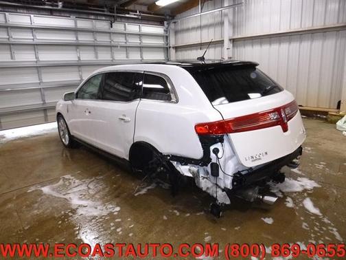 Photo 3 of 21 of 2014 Lincoln MKT EcoBoost