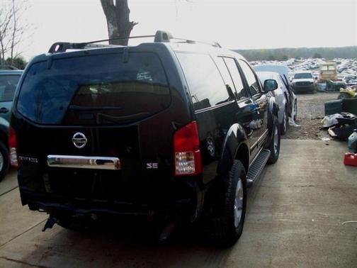 2006 Nissan Pathfinder SE