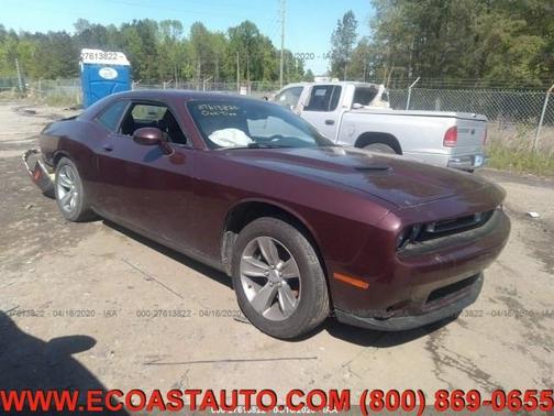 Photo 3 of 8 of 2015 Dodge Challenger SXT