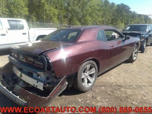 Photo 4 of 8 of 2015 Dodge Challenger SXT
