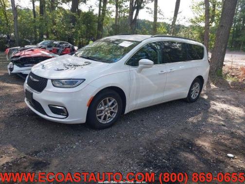 Bright White Clearcoat 2022 Chrysler Pacifica Touring L