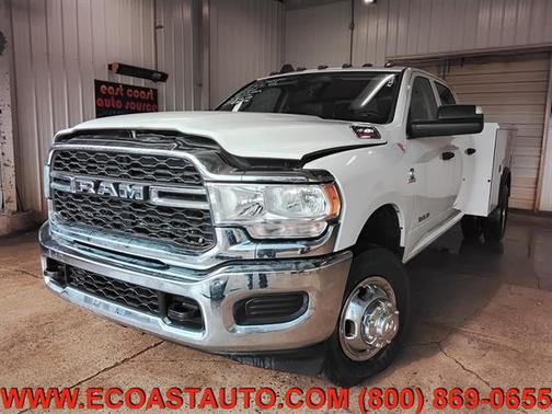 Bright White Clearcoat 2019 RAM 3500 4x4 DIESEL CREWCAB UTILITY BOX